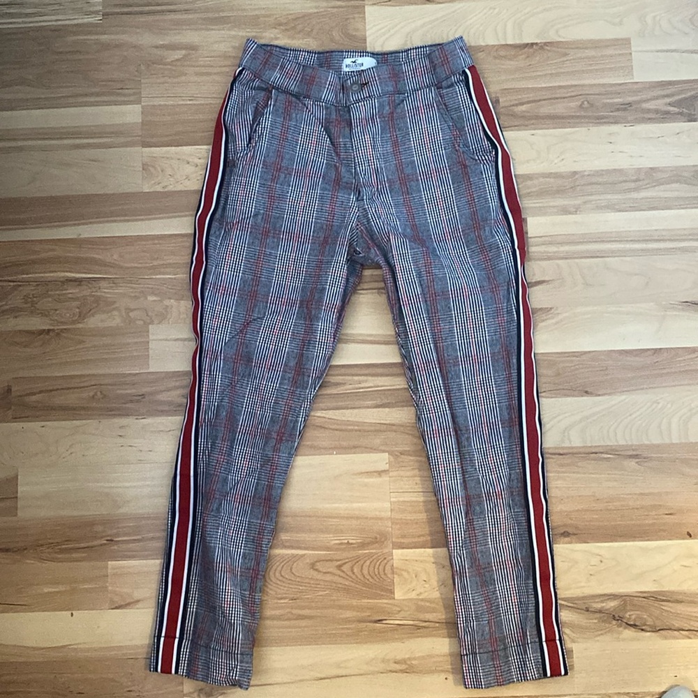 hollister pleated pants